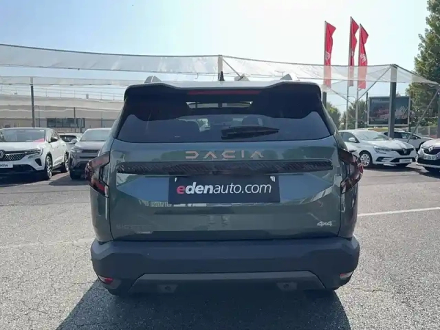 Dacia Bigster hybrid-g 150 4x4 — photo 4