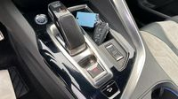 Peugeot 3008 HYBRID4 300ch GT e-EAT8 — photo 28