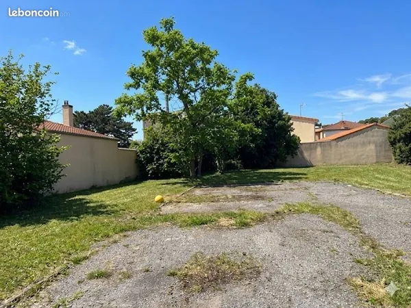 Terrain à bâtir de 310 m² à OZOIR-LA-FERRIERE (77)
