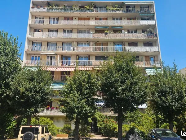 VINCENNES - Bel appartement 3P lumineux · plein sud · vue dégagée · parking et cave inclus