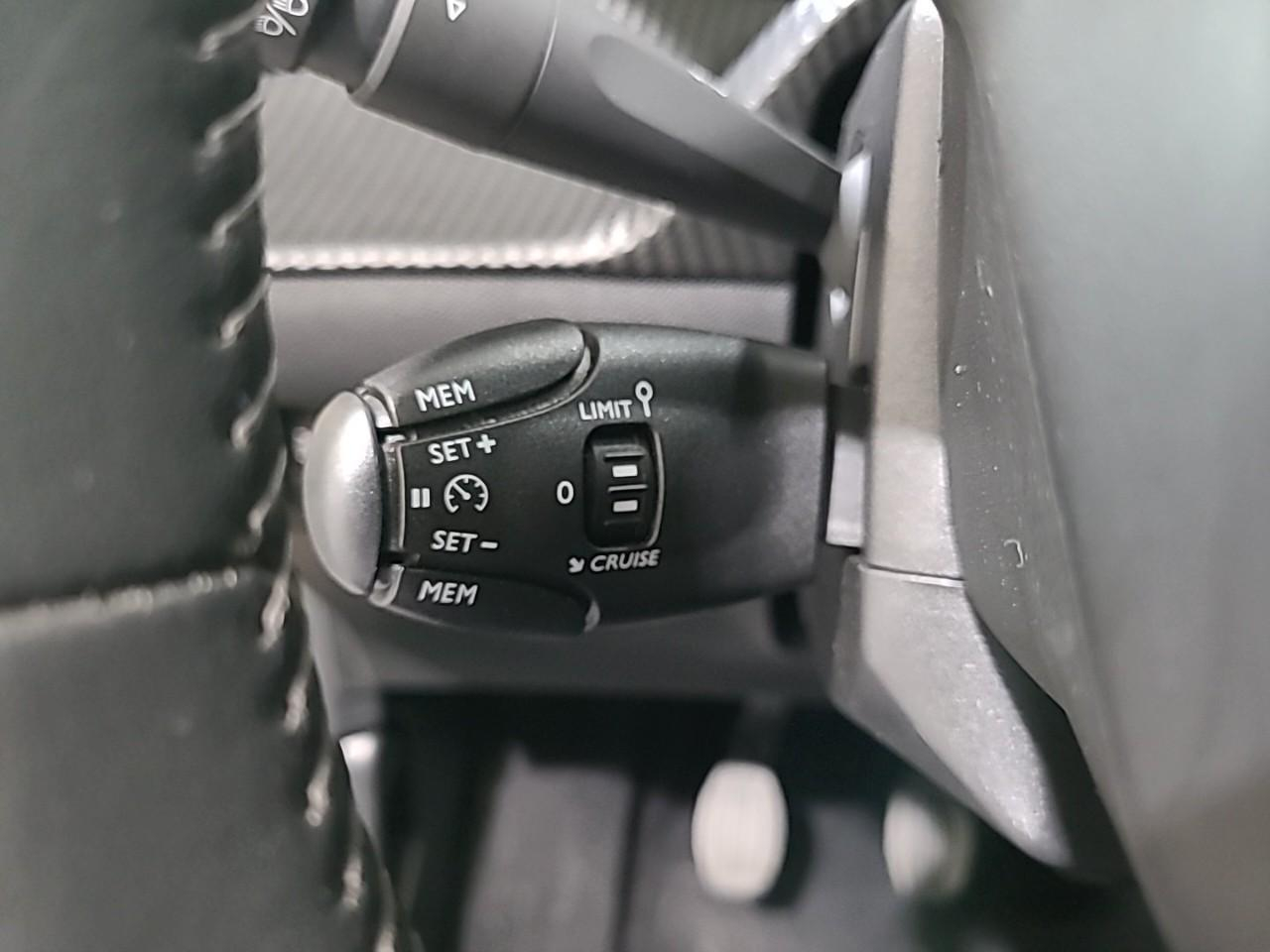 Peugeot 208 puretech 100 s&s bvm6 style — photo 21