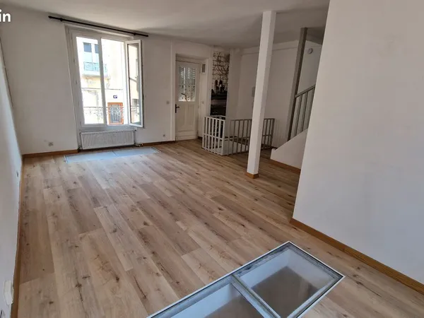 Maison de ville à 5 min à pied du RER B