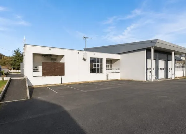 Entrepôt 476 m²