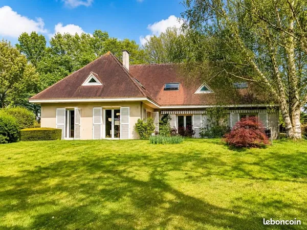 Maison 9 pièces 217 m²