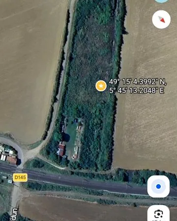 Terrain de 8 900 m² - Potentiel photovoltaïque étudié, aménagements existants
