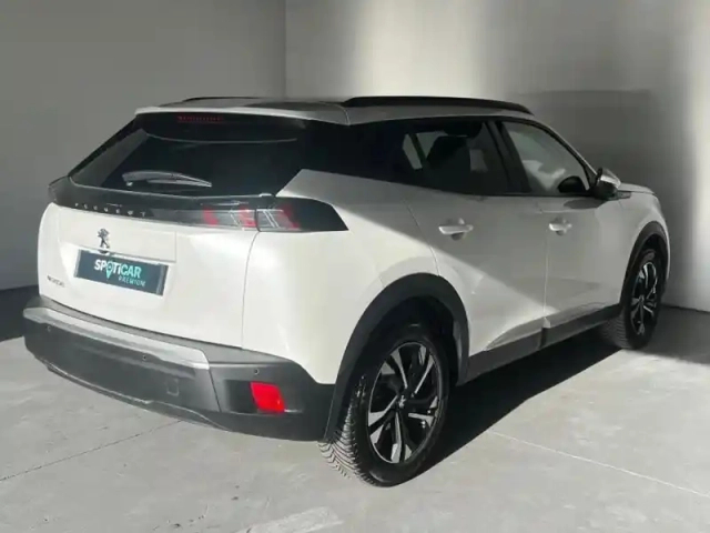 Peugeot 2008 e- 136ch allure — photo 3