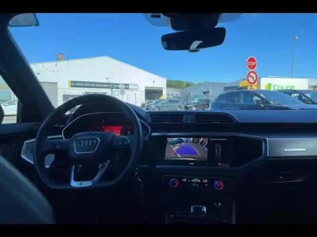 Audi Q3 35 tfsi 150ch s line s tronic 7 — photo 9