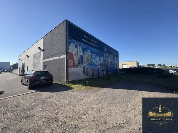 Local commercial 970 m²