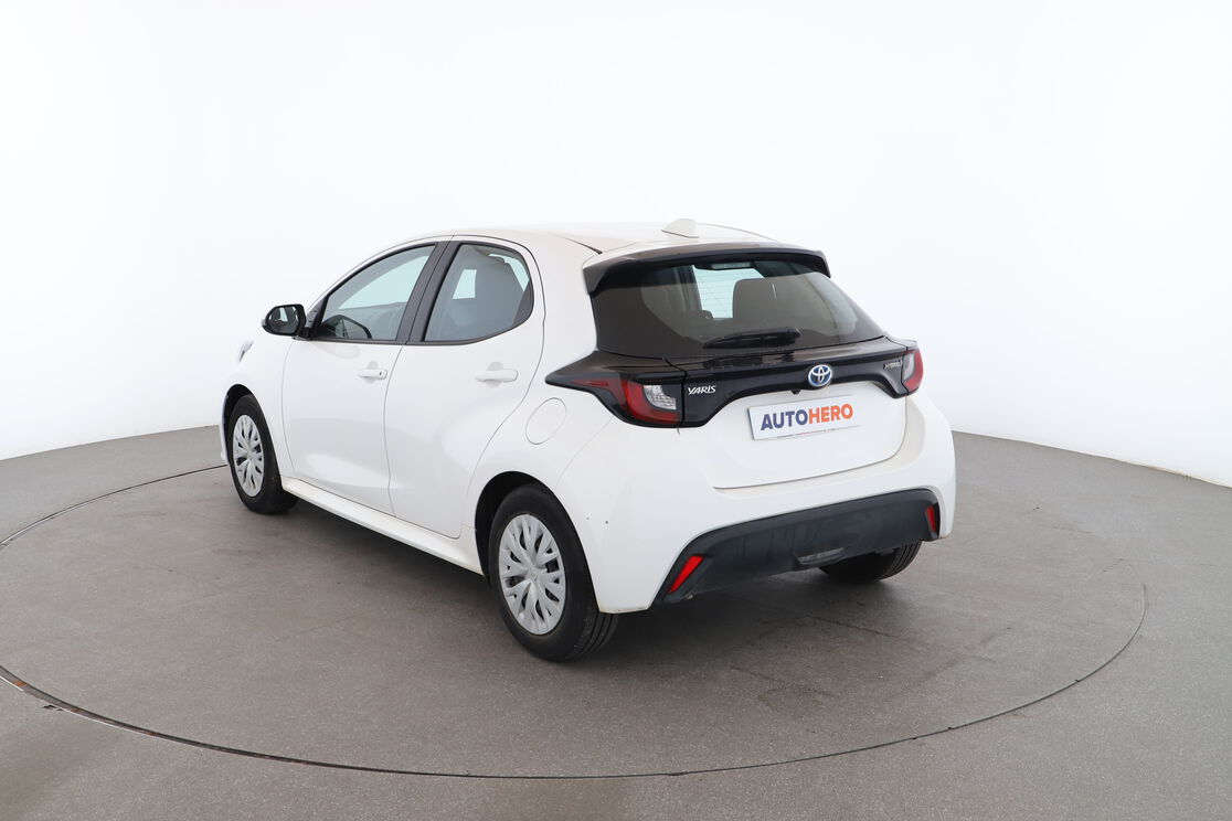 Toyota Yaris 1.5 Hybride Dynamic — photo 3
