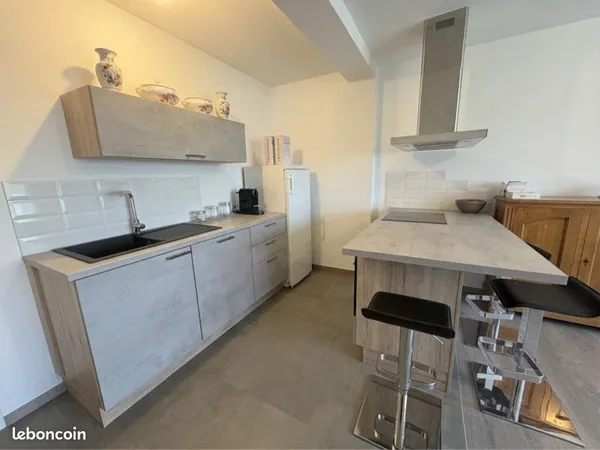 Appartement 42 m2, une chambre, ascenseur, cave
