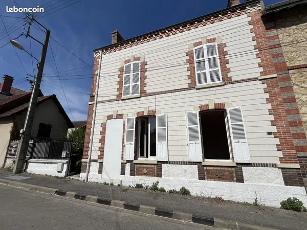 Maison Romilly-sur-Seine | Jardin 90m² | Studio + 2 chambres + grenier aménageable