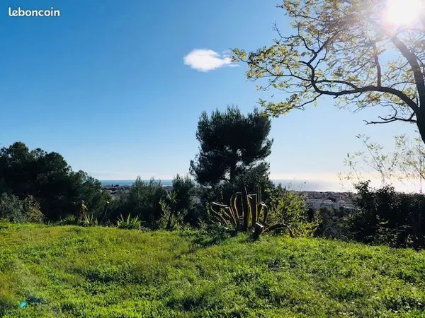 Terrain à bâtir de 706 m² à CAGNES-SUR-MER (06)