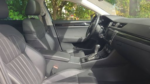 Skoda Superb 1.8 TSI 180 DSG7 - Laurin & Klement – 2016 – 149981 km – Essence – Boîte Automatique — photo 17