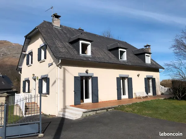 Appartement meublé de 120 m2 dans maison