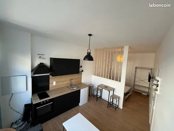 Studio meublé 24 m² rénové Roubaix Eurotéléport Wifi inclus
