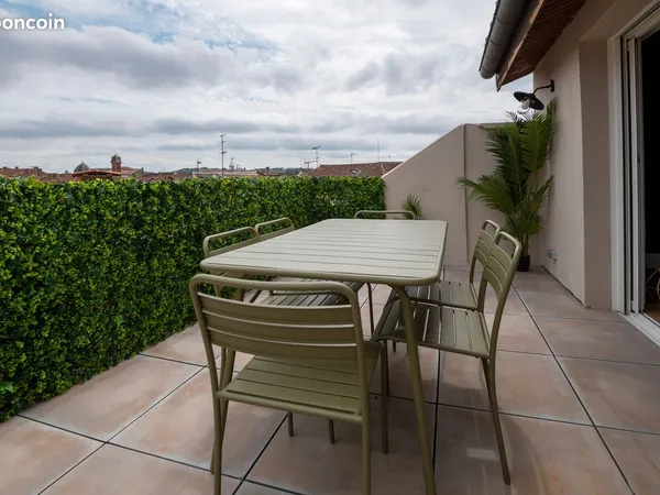 Loue T3 meublé centre ville avec terrasse possibilité de court séjour