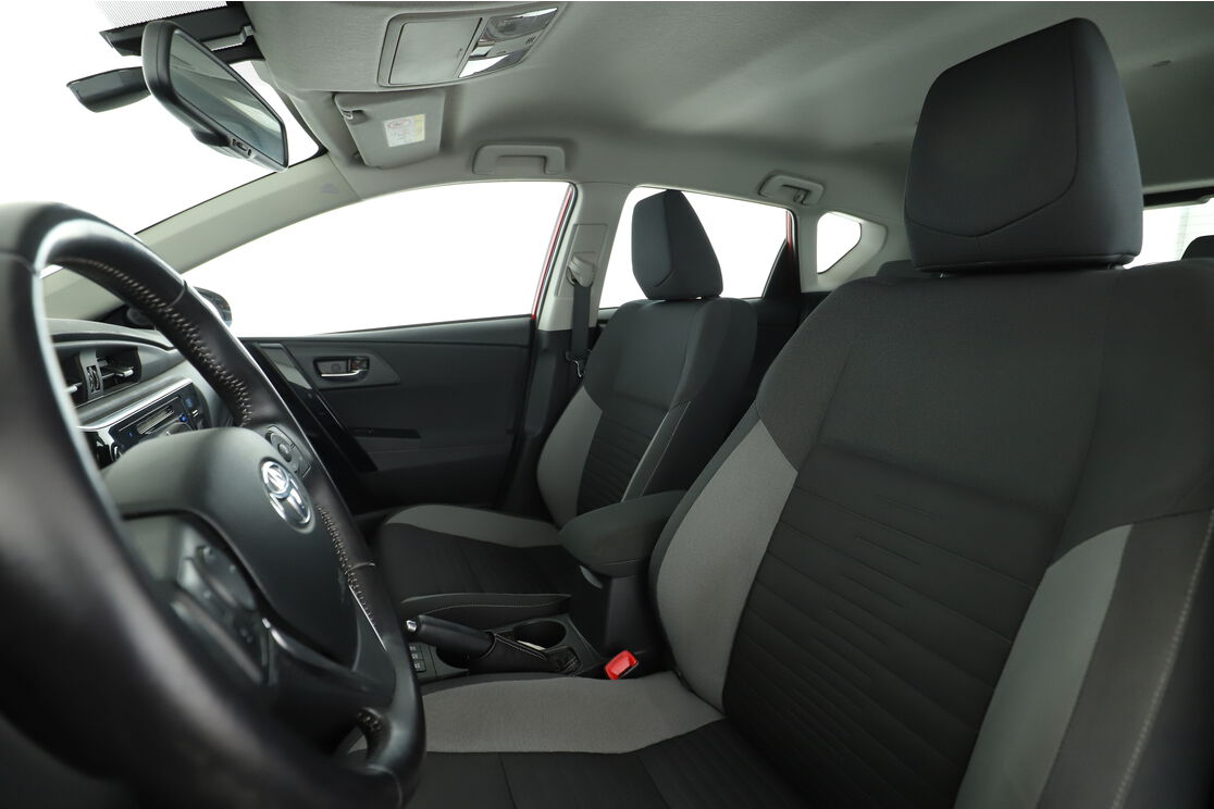 Toyota Auris 1.8 Hybride Dynamic — photo 9