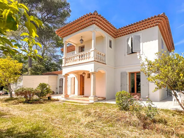 Spacieuse Villa 164m² + T2 indépendant 35m² ? Terrain 1687m²
