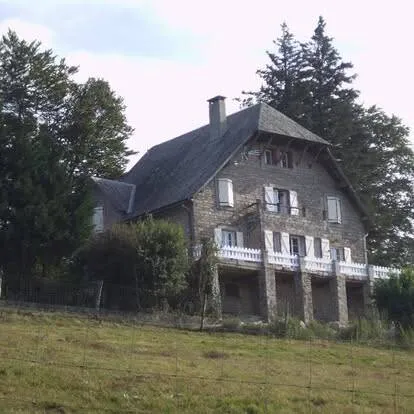 Maison 10 pièces 240 m²