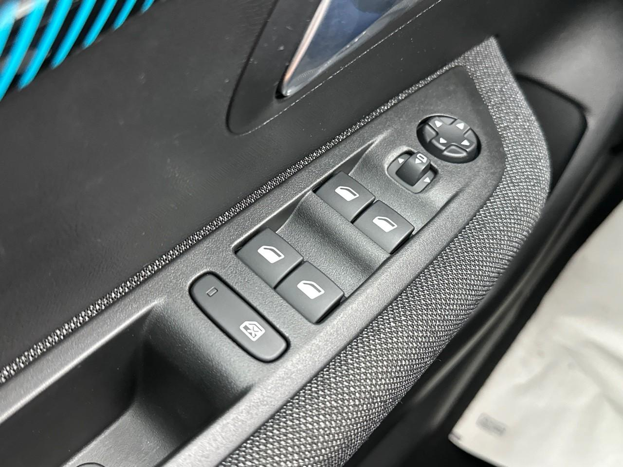 Peugeot 208 puretech 100 s&s bvm6 style — photo 15