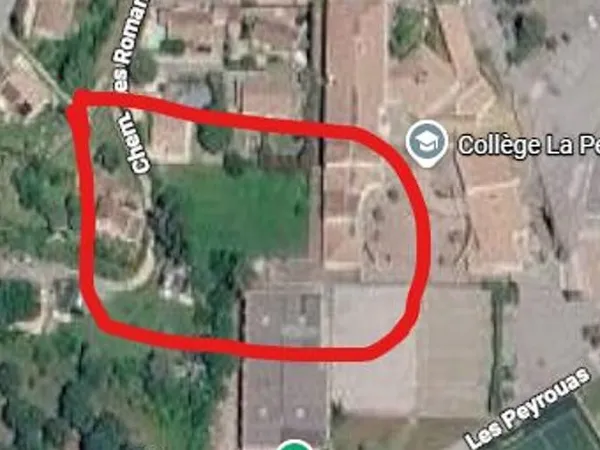 Terrain 1212 m²