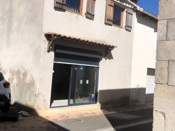 Petite maison dans le village