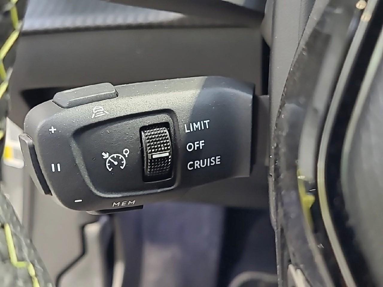Peugeot 2008 electrique 156 ch 54 kwh gt — photo 24