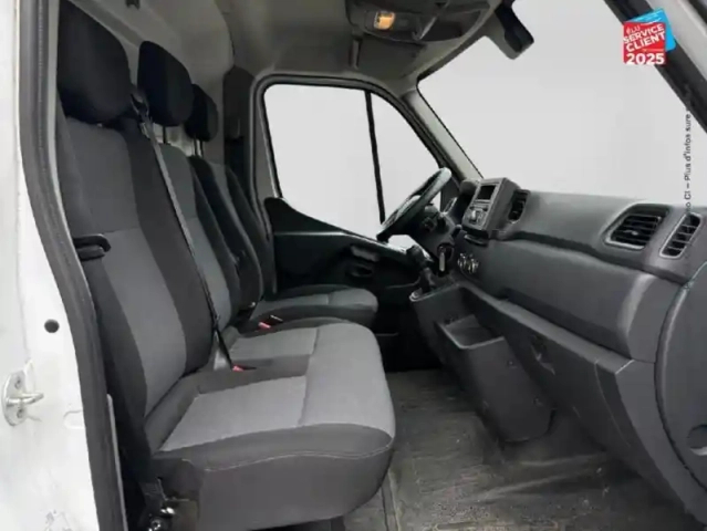 Renault Master fg f3500 l2h2 2.3 blue dci 135ch confort euro6 — photo 5