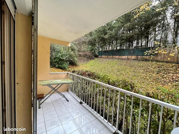 T2 meublé avec balcon et parking