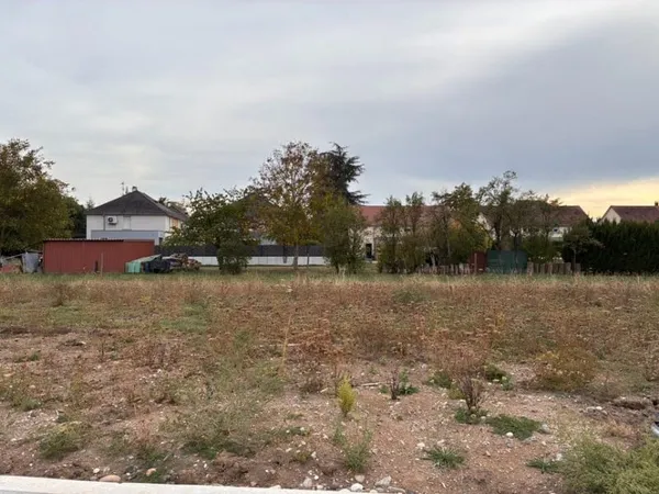 Terrain 310 m²