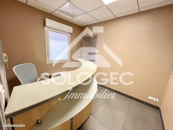Bureaux 78 m² Mende