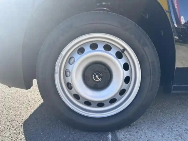 Opel Combo cargo m diesel 130ch automatique pack premium connect — photo 9