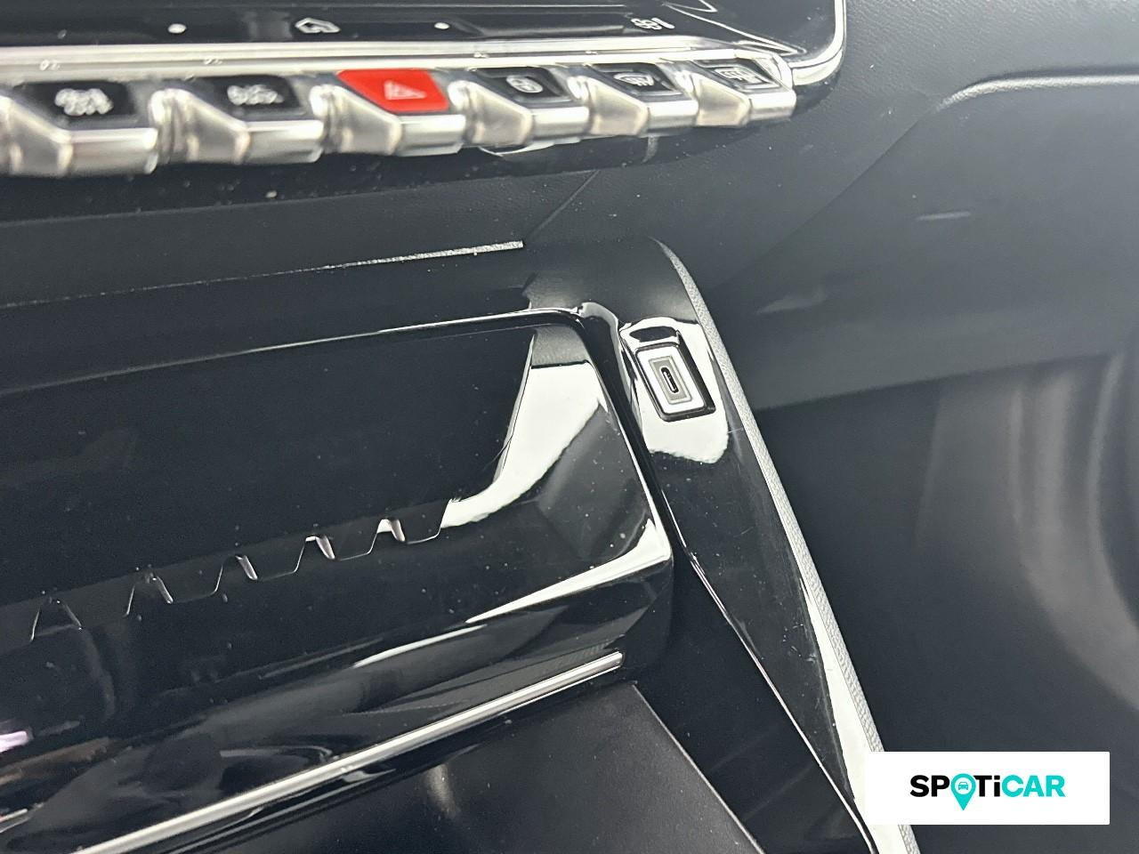 Peugeot 2008 1.2 puretech 100ch s&s allure — photo 16