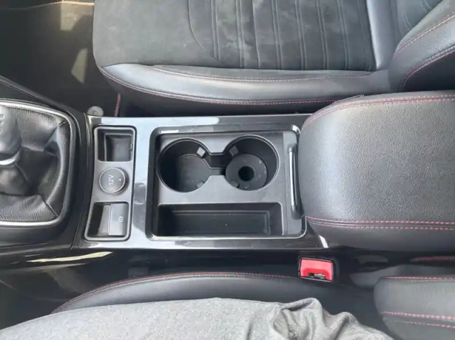 Ford Kuga 2.0 tdci 150ch stop&amp;start st-line 4x2 — photo 22