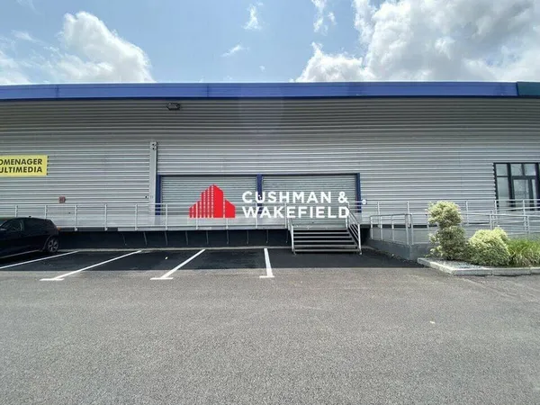 Local d'activité 380 m²