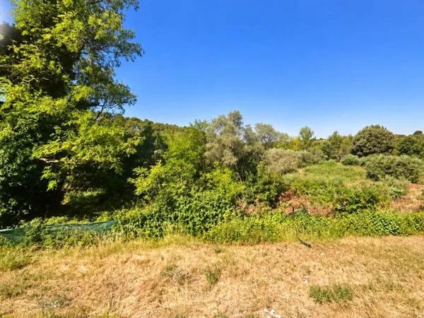 Terrain 306 m²