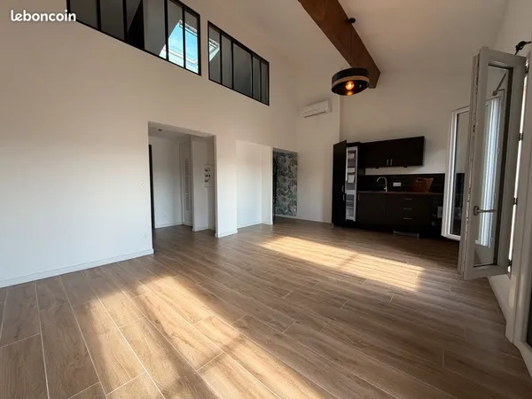 Duplex modern - dernier étage, mezzanine et climatisation - aubagne
