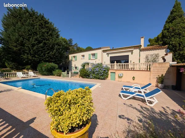 Vente propriete - grand terrain - deux habitations