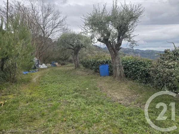 Terrain 660 m²