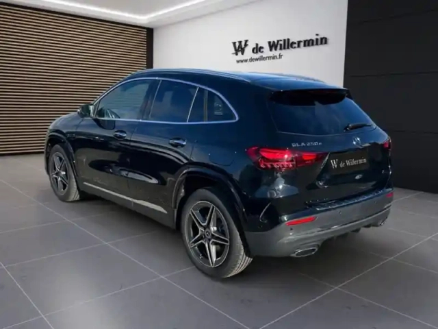 Mercedes Gla 250 e hybrid eq amg line — photo 3