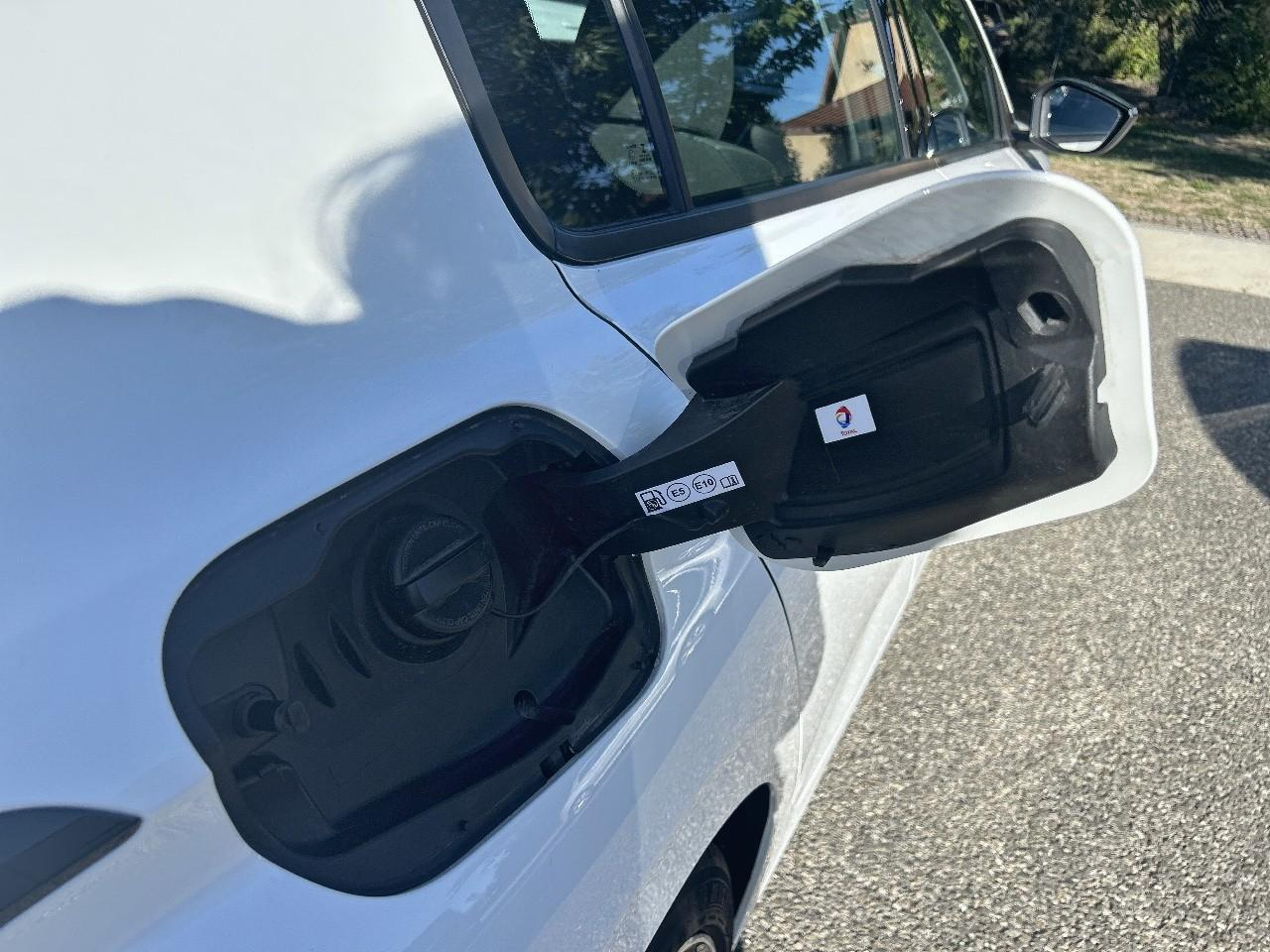 Peugeot 308 phev 180ch active pack e-eat8 — photo 14