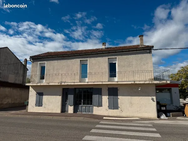 Rare ensemble immobilier à fort potentiel - 2 appartements, local commercial, atelier/garage et cour