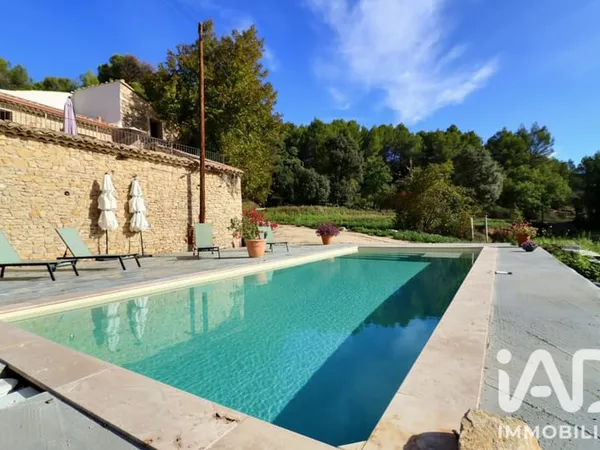 Maison 8 pièces 220 m²