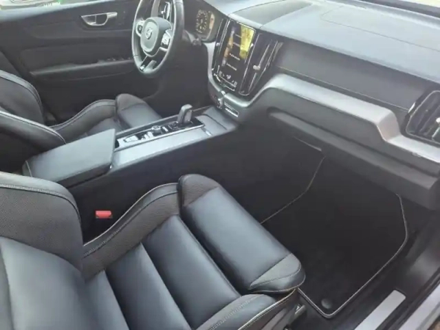 Volvo Xc60 t6 awd 253 + 87ch r-design geartronic — photo 15