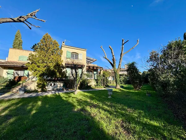 Maison 5 pièces 160 m²
