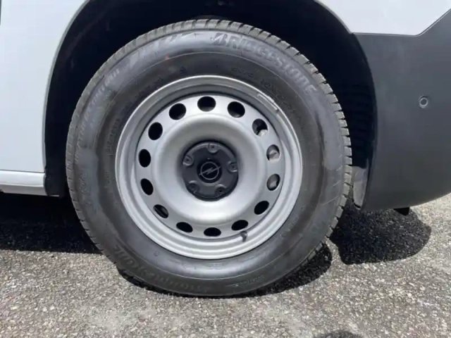Opel Combo cargo m 650kg bluehdi 100ch s&amp;s pack premium connect — photo 11