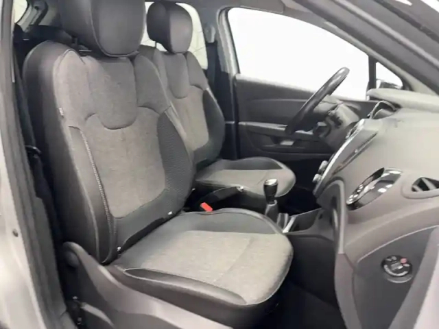 Renault Captur tce 90 - 19 — photo 9