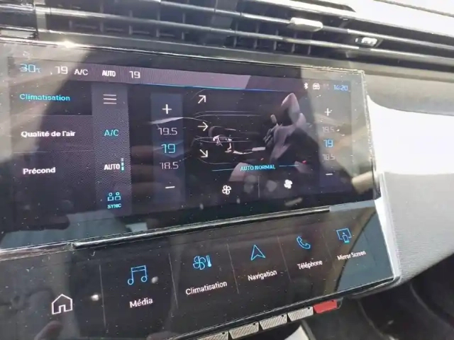 Peugeot 308 sw phev 180 e-eat8 — photo 18