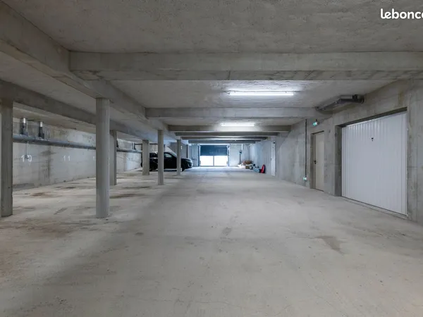 Place de parking sous-sol