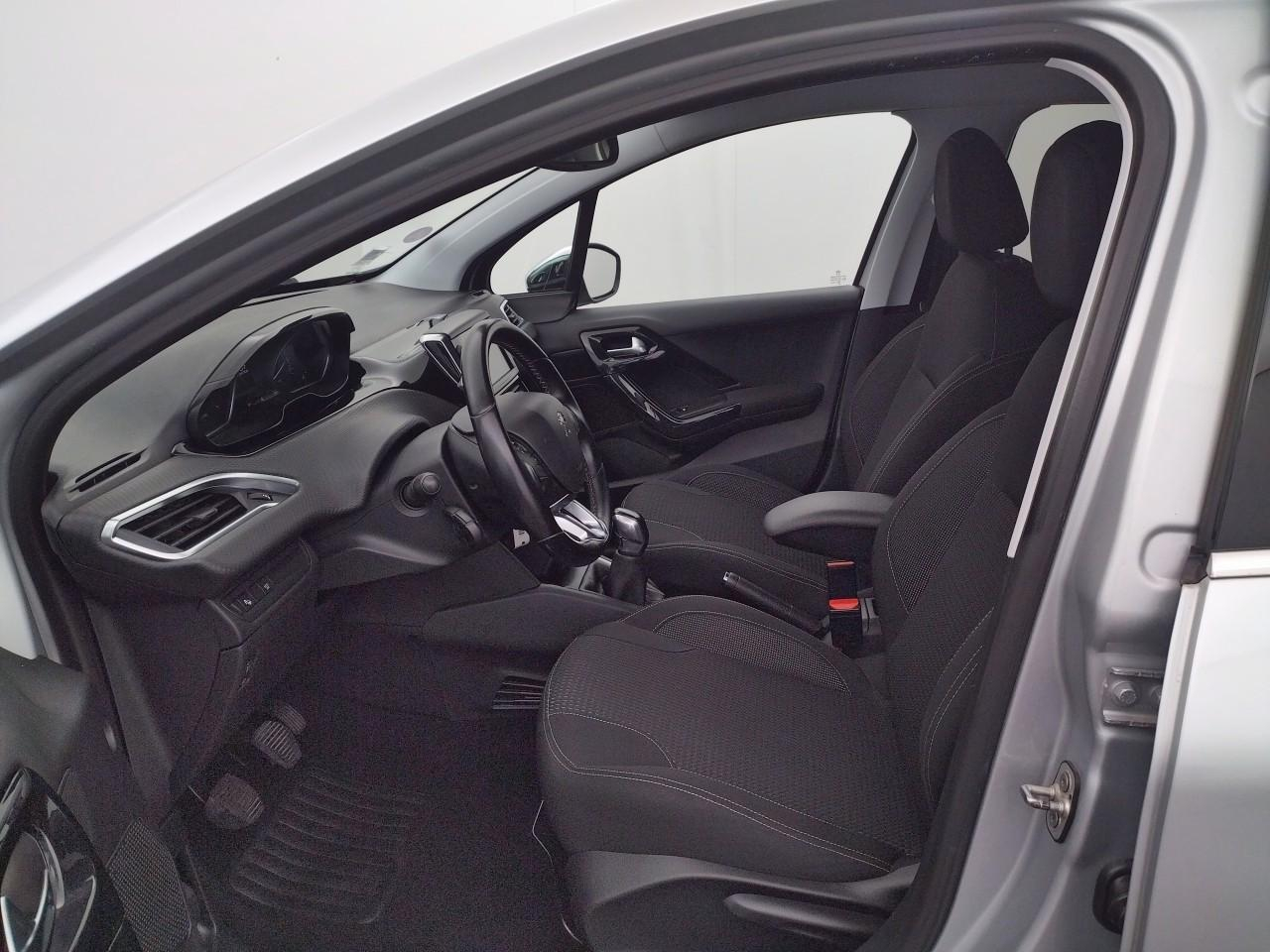 Peugeot 208 puretech 82ch s&s bvm5 tech edition — photo 10